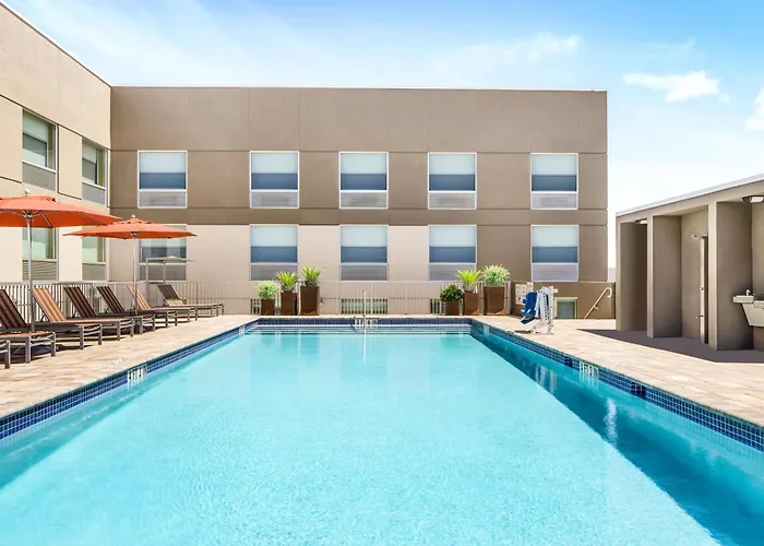 Holiday Inn Express Ft Lauderdale Cruise-Airport By IhgAirport Hotel